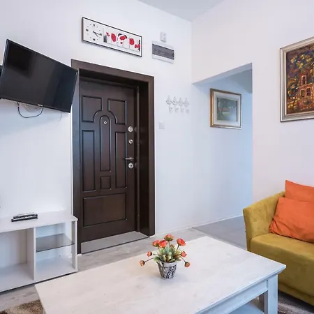 Pop Up - Colourful One Bedroom Flat - Top Center Appartamento Sofia