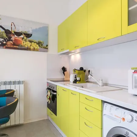 Pop Up - Colourful One Bedroom Flat - Top Center Appartamento