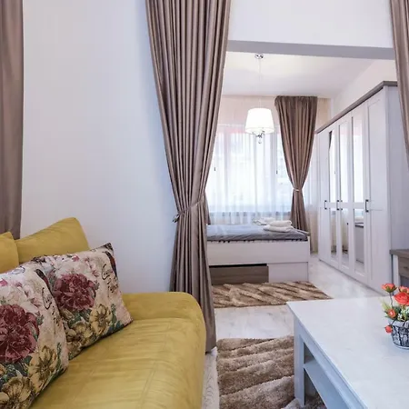 Pop Up - Colourful One Bedroom Flat - Top Center * Sofia